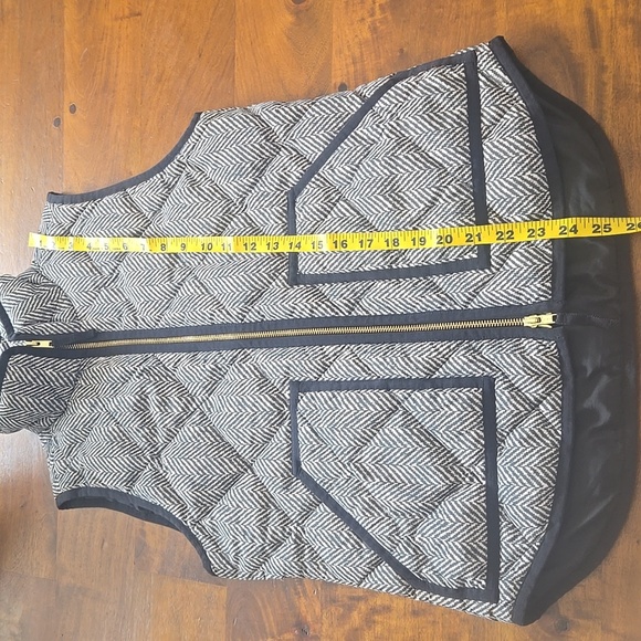 J. Crew Herringbone Puffer Vest Size XS - Picture 8 of 12